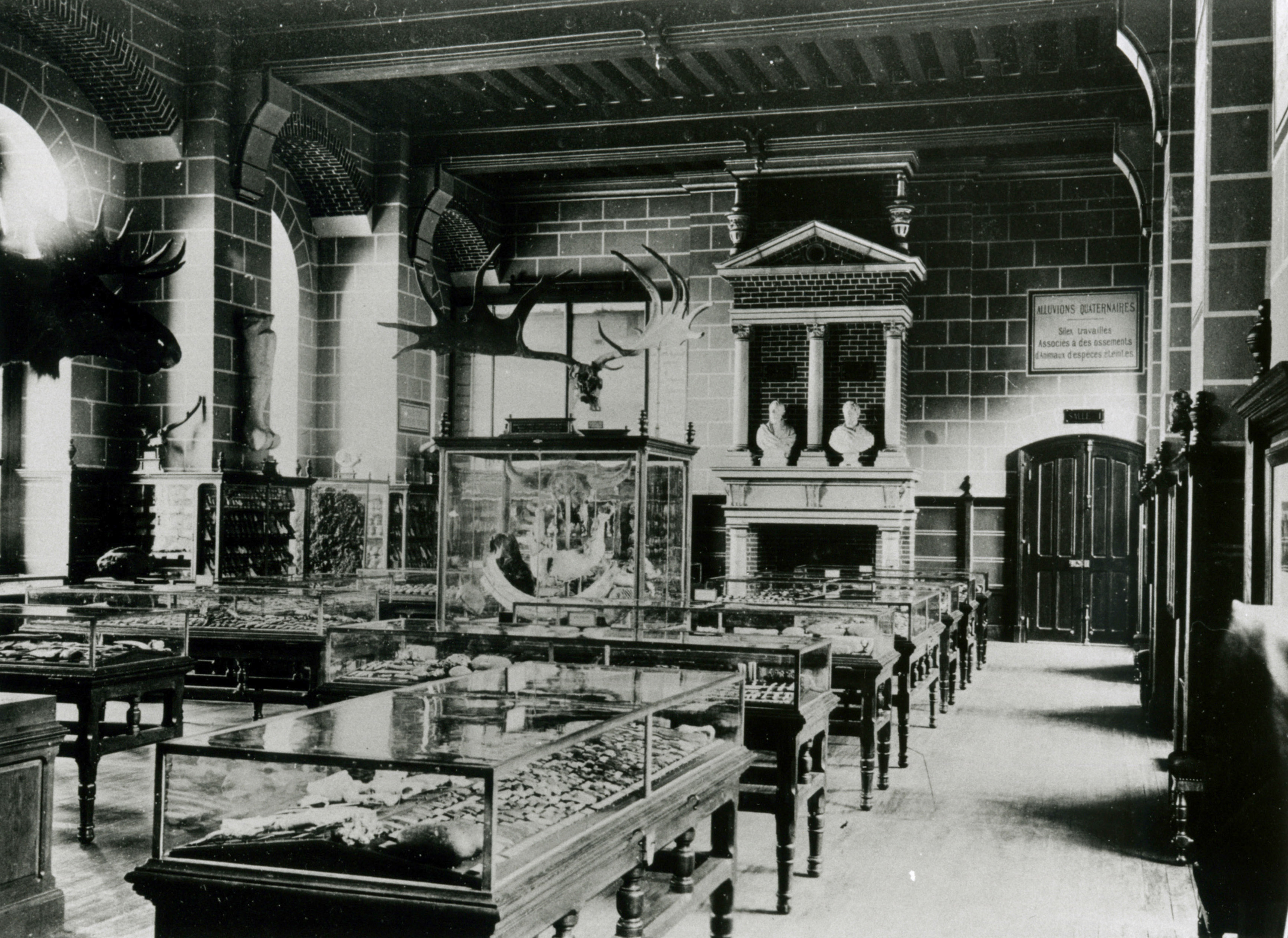 Cliché ancien de la Salle I à la fin des années 1860.