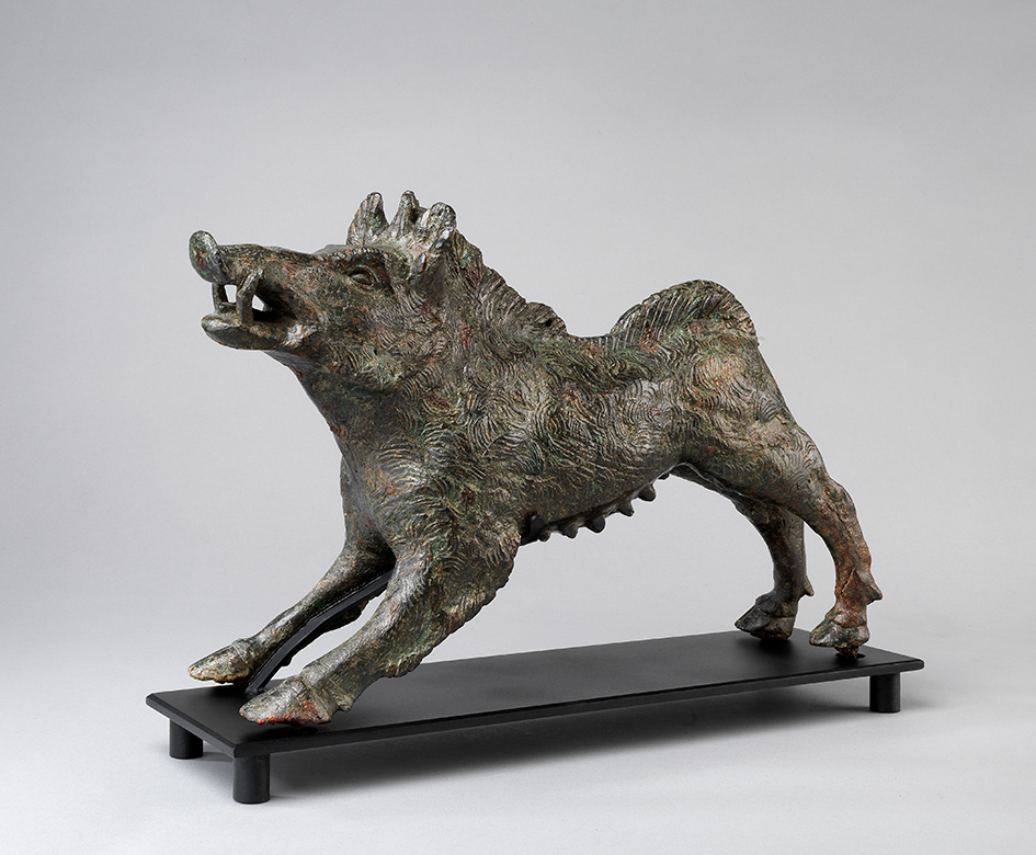 Statuette de laie en bronze