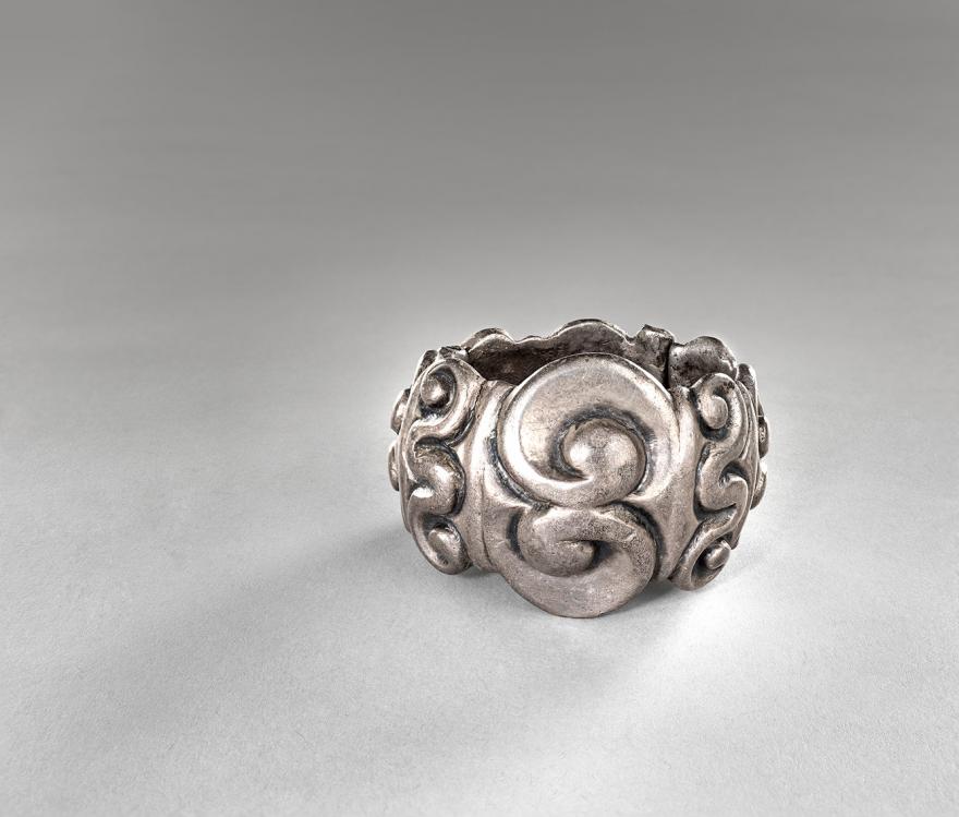 Objet du mois de février 2021 - Bracelet en argent Saint-Baulézy (Gard) IIIe - IIe siècle av. J.-C. MAN 89 849