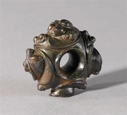 Media Name: fer_man51399_r_paris-bronze.jpg