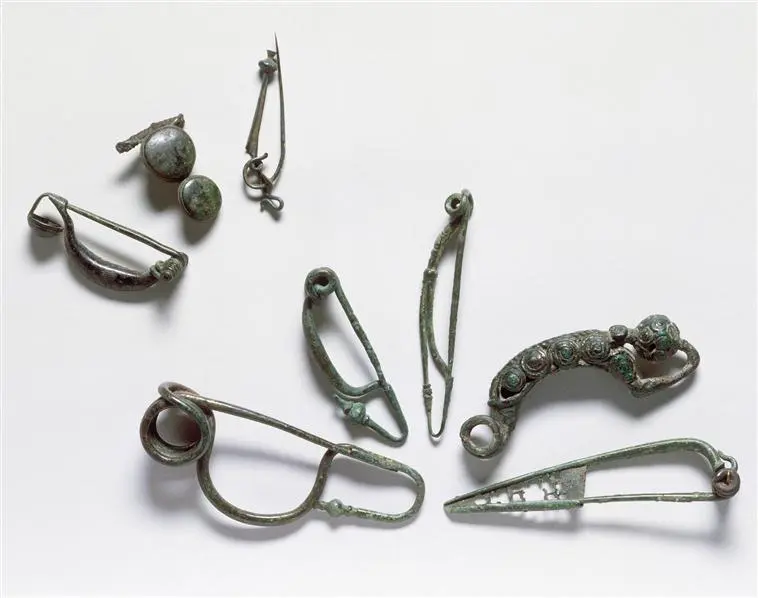 Media Name: obj_fibules_age-du-fer.jpeg