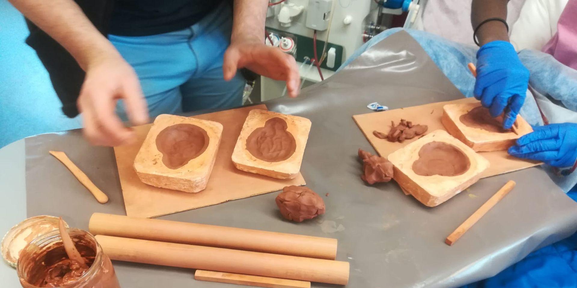 Atelier poterie du MAN à l'hopital Necker